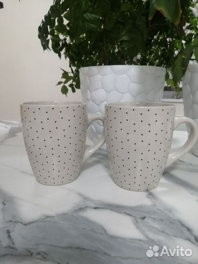 Набор новый из 2-х кружек Ив Роше