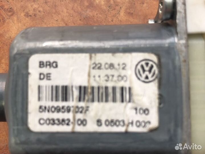 Моторчик стеклоподъемника VW Tiguan