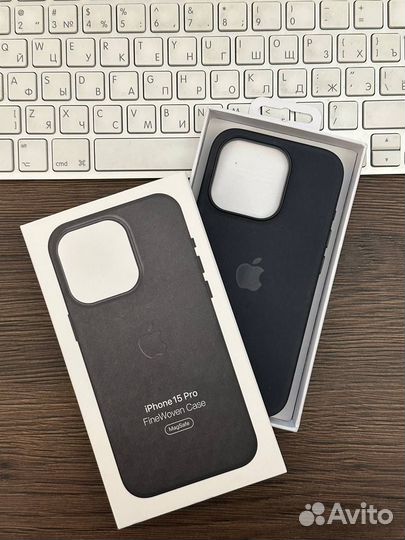 Чехол защитный для iPhone 15 Pro FineWoven