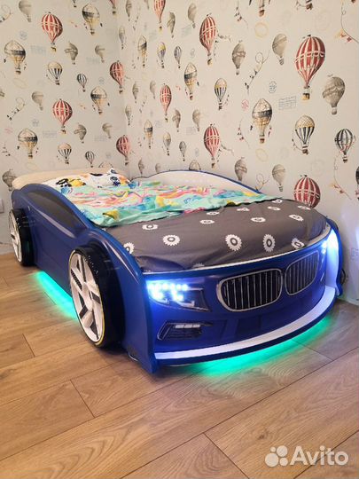 Детская кровать машина