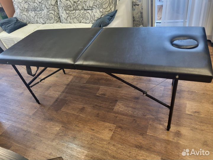 Массажный стол / кушетка с вырезом для лица