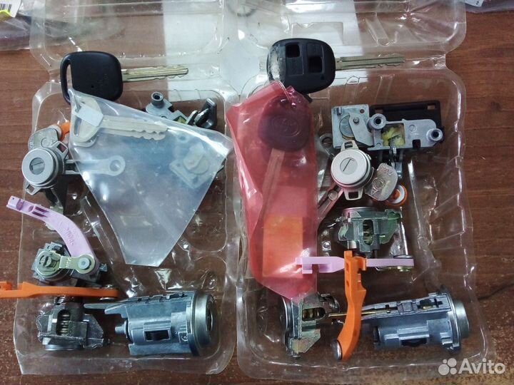 Комплект замков оригинал Toyota Rav4 2