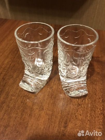 Рюмки, стопки, бокалы, кружки, графин