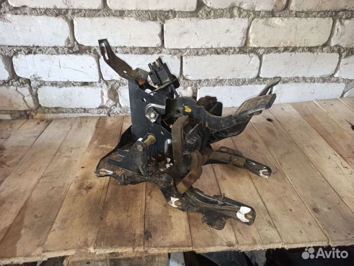 Педальный узел vw Passat b3 АКПП