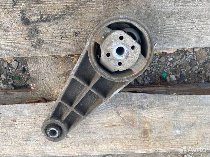 Опора левая Chevrolet Lacetti хэтчбек 1.6 2004