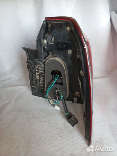 Фонарь задний левый Toyota Land Cruiser 200