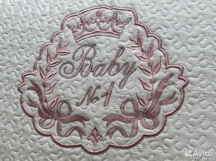 Бортики и постельное белье в кроватку