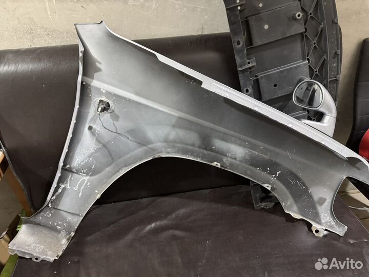 Крыло переднее левое