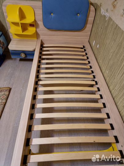 Кровать стол шкаф детские