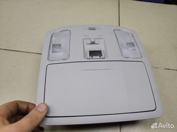 Плафон салонный Hi Lux 2015