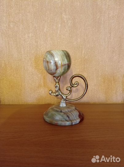 Рюмки и подсвечник из оникса