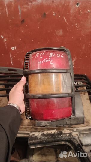 Фонарь задний левый pajero 2