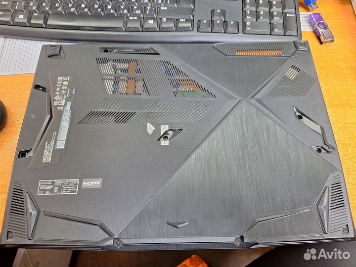 Мощный ноутбук (Core i5-10500H, 8Гб DDR4, 512 SSD