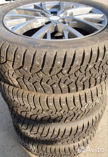 Bridgestone Blizzak Spike-02 SUV 225/55 R18 98T