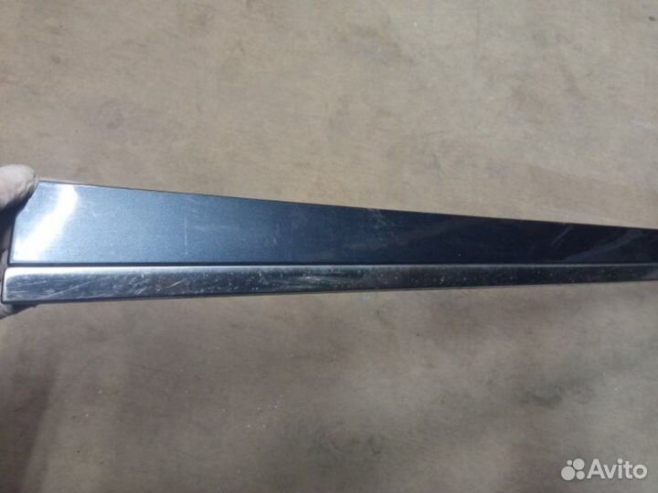 Молдинг двери передний левый Mercedes-Benz M-Class