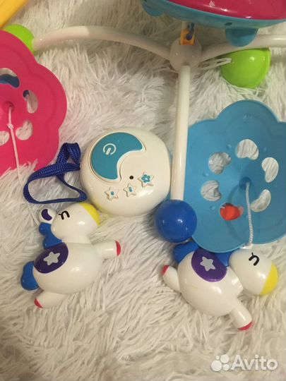 Музыкальный мобиль на кроватку с пультом