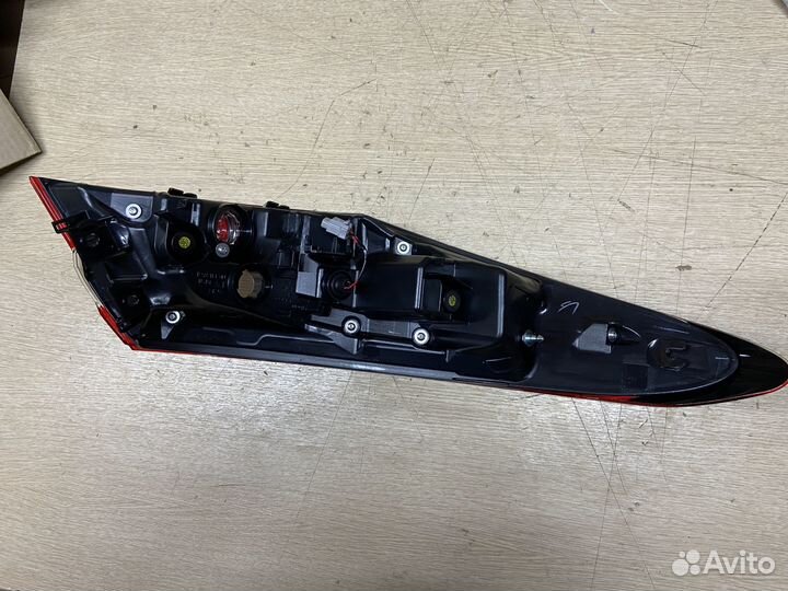 Фонарь задний наружный правый Toyota Camry 70