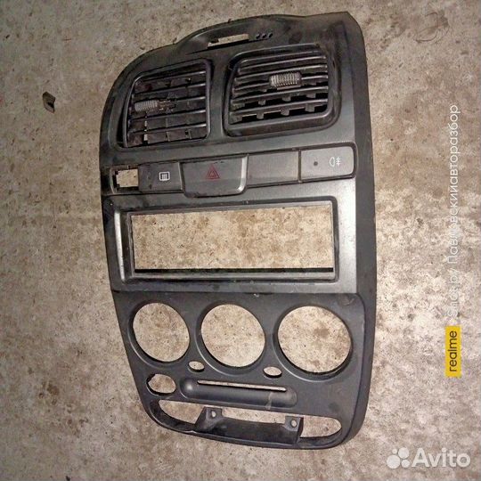Рамка магнитолы Hyundai Accent