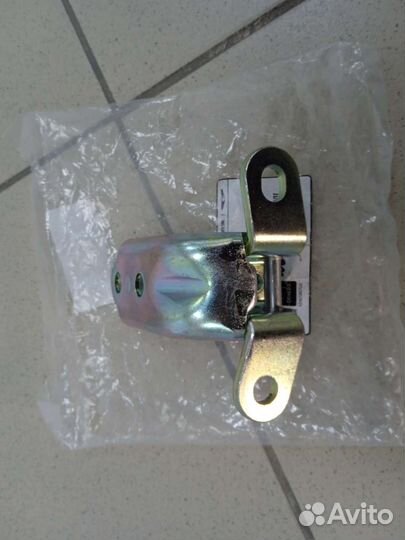 Петля правой пер двери Kia Optima 4