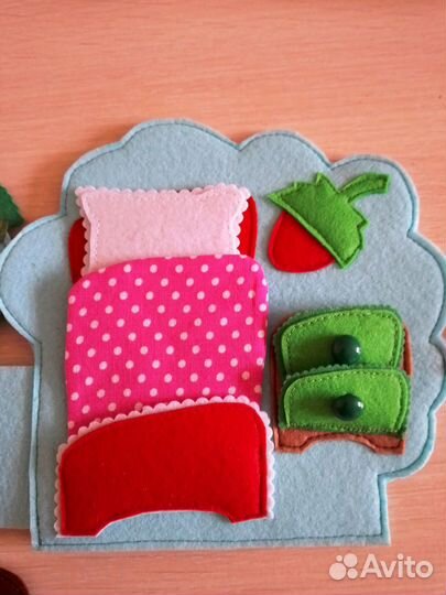 Развивающая книга-кукольный дом из фетра