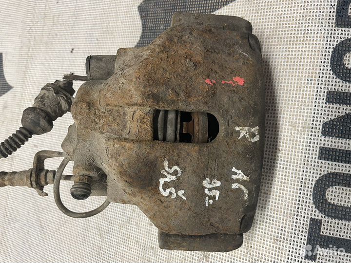 Суппорт передний Audi 100 45 кузов 4A0615123