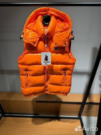 Жилетка Moncler с европы