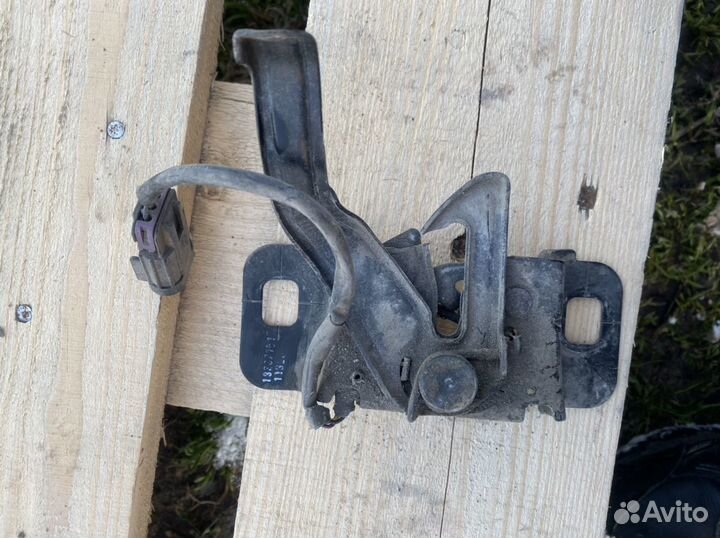 Замок капота Opel Astra J GTC