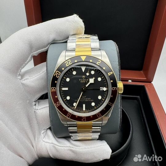 Часы Tudor Black Bay