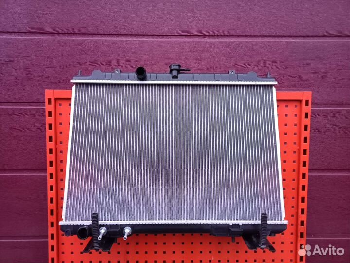Радиатор водяной Nissan x-trail t 30