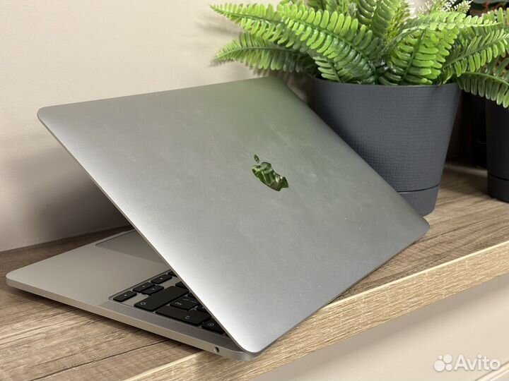 MacBook Pro M1 8/256 GB 19 циклов