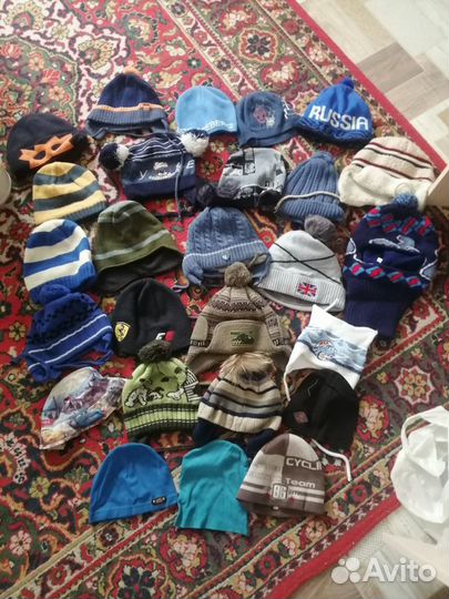 Много шапочек на 2-4 года, панамы шляпы