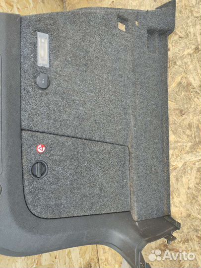 Обивка багажника Vw Tiguan 1