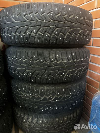 Nokian Tyres Hakkapeliitta 5 SUV 235/70 R16 106T