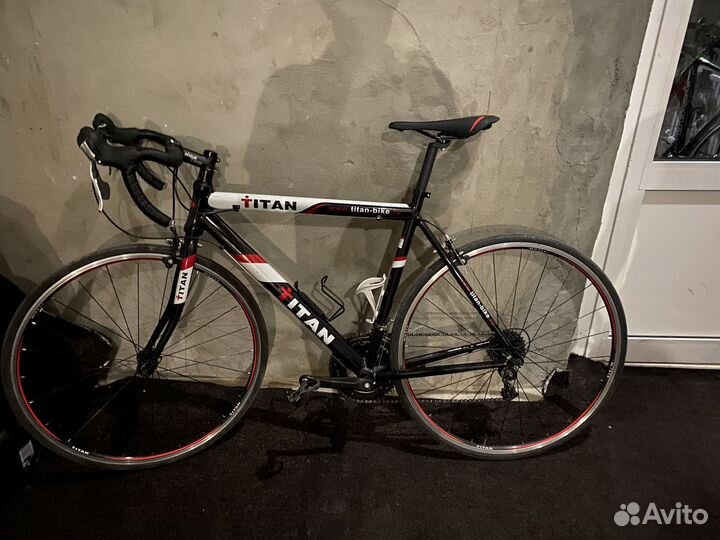 Шоссейный велосипед titan