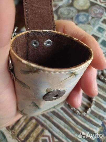 Маленькая сумочка на цепочке для телефона