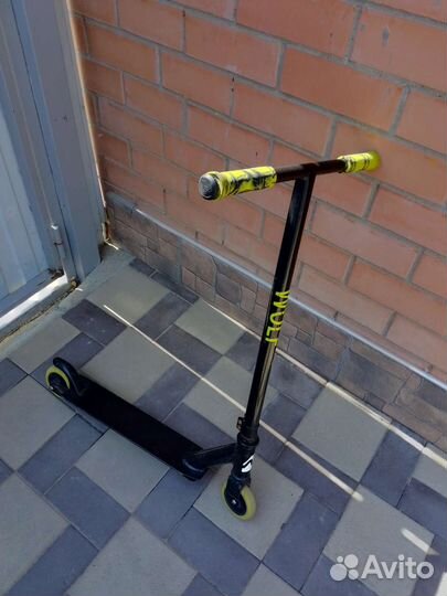 Трюковой самокат