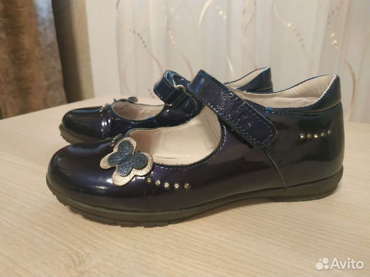 Детские туфли