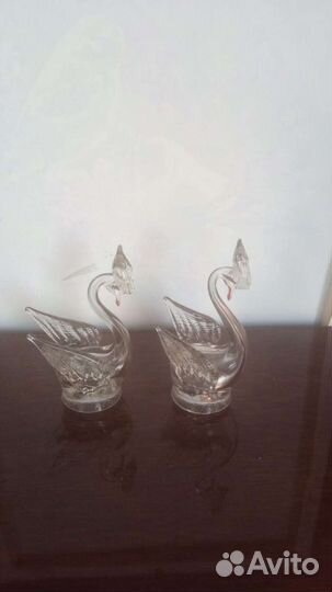 Стеклянные лебеди
