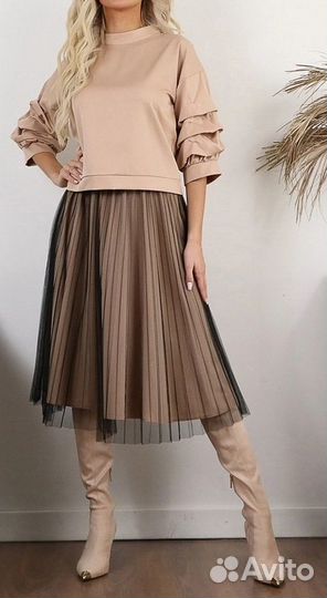 Костюм женский праздничный 56