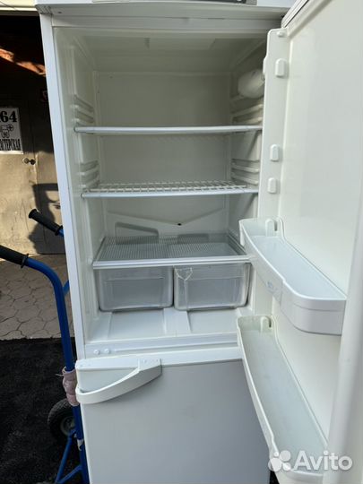 Холодильник Indesit