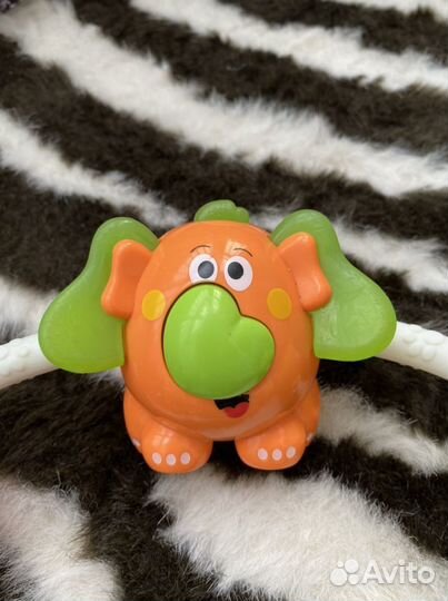 Развивающая игрушка (дуга) на коляску