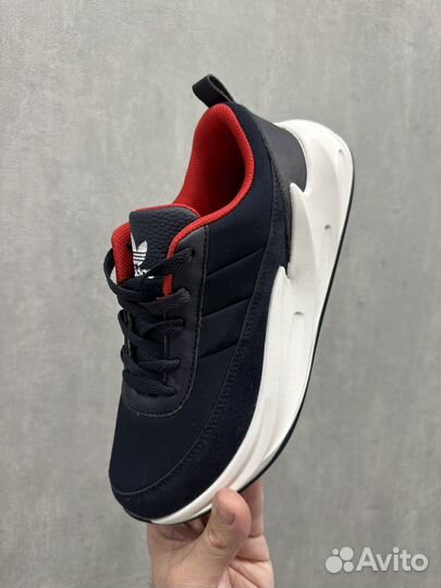 Кроссовки adidas