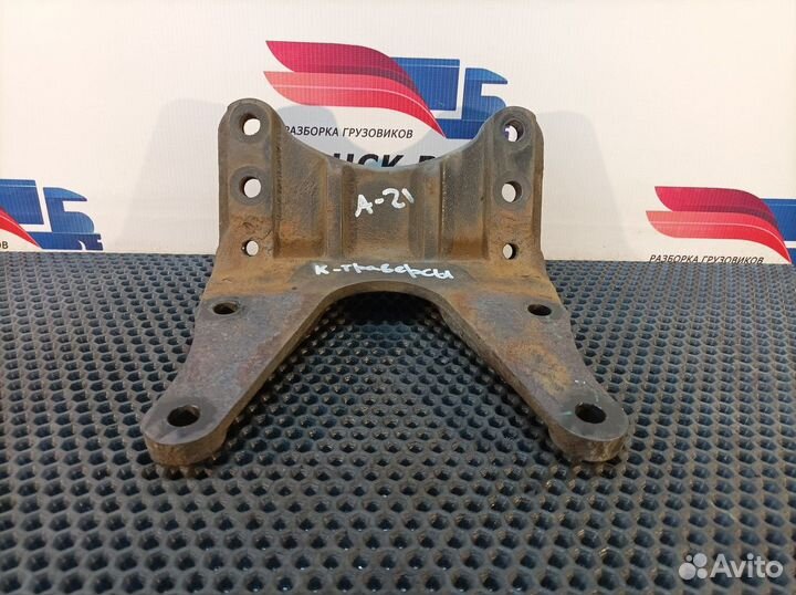 Кронштейн траверсы