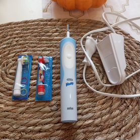 Электрическая зубная щетка oral b vitality