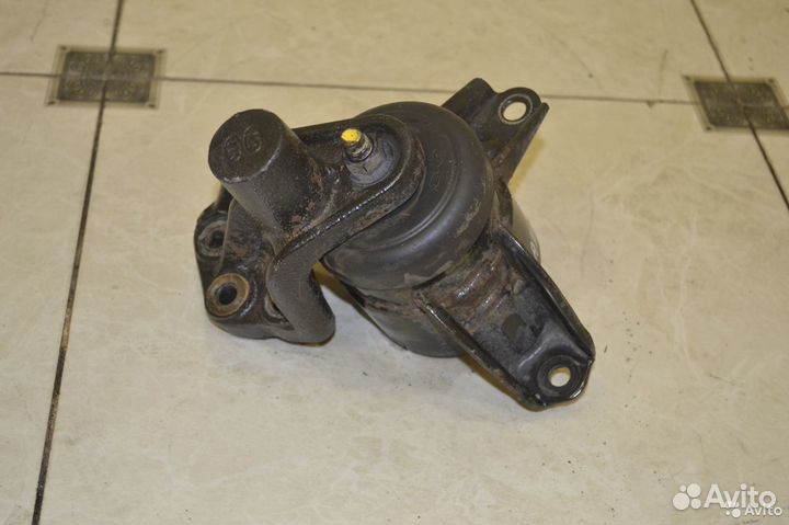 Подушка двигателя правая Hyundai Solaris