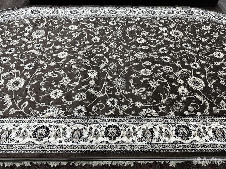 Ковер овальный 2х4 Новый