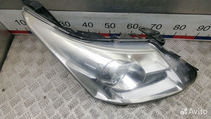 Фара Toyota Avensis T27 (2009-2011)