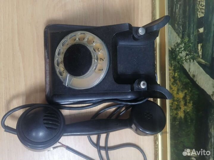 Старинный телефон