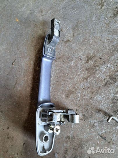 Ручка дверей на Mazda 3