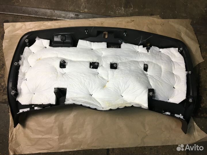 Обшивка двери багажника Cadillac SRX II 09-16